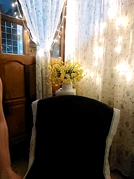 Laurie369 online show from October 2025 03:42:01 PM