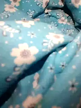 Snapshot of Cuthira chatting on September 2025 02:12:01 AM Cuthira online show from September 2025 02:12:01 AM