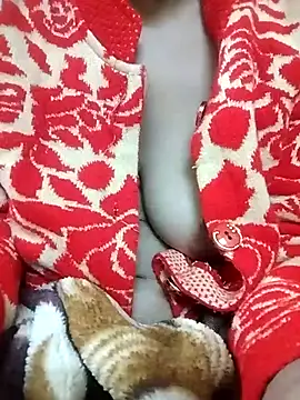 Snapshot of Cuthira chatting on December 2025 03:19:01 PM Cuthira online show from December 2025 03:19:01 PM