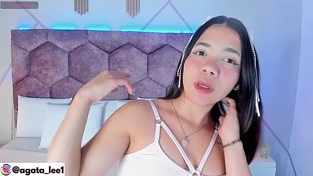 agataa lee online show from September 2025 04:03:01 AM