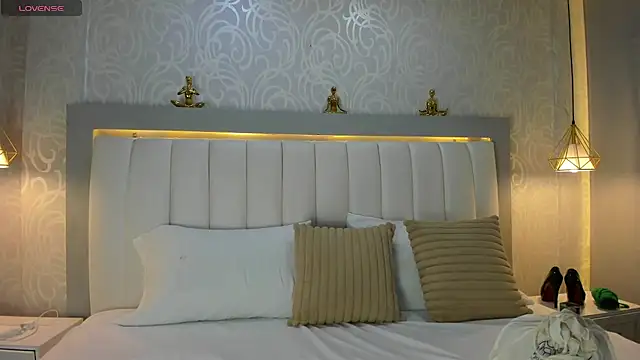 LinaLanm online show from October 2025 04:07:01 AM