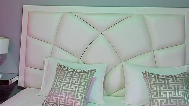 LinaLanm online show from November 2025 10:32:01 PM