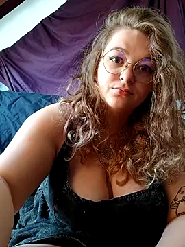 LilouCuriosity online show from September 2025 12:05:01 PM