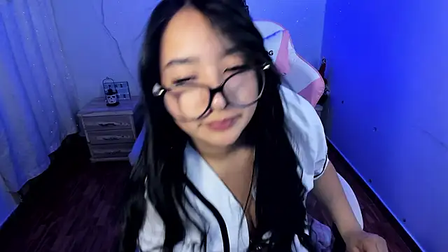 Snapshot of pretti_scarlett chatting on October 2025 11:32:02 AM pretti scarlett online show from October 2025 11:32:02 AM