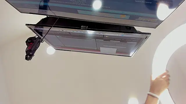 Snapshot of susan_morgans chatting on November 2025 04:01:02 AM susan morgans online show from November 2025 04:01:02 AM