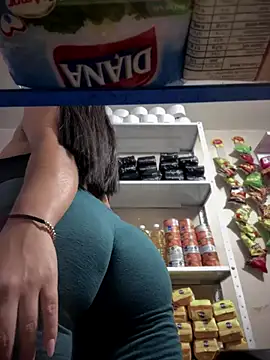 Snapshot of AlanaRouss chatting on October 2025 06:53:01 PM AlanaRouss online show from October 2025 06:53:01 PM