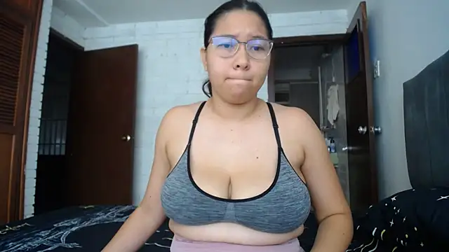 Snapshot of Naia_Stant chatting on October 2025 06:05:02 PM Naia Stant online show from October 2025 06:05:02 PM