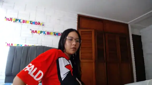 Snapshot of Naia_Stant chatting on October 2025 09:59:02 PM Naia Stant online show from October 2025 09:59:02 PM