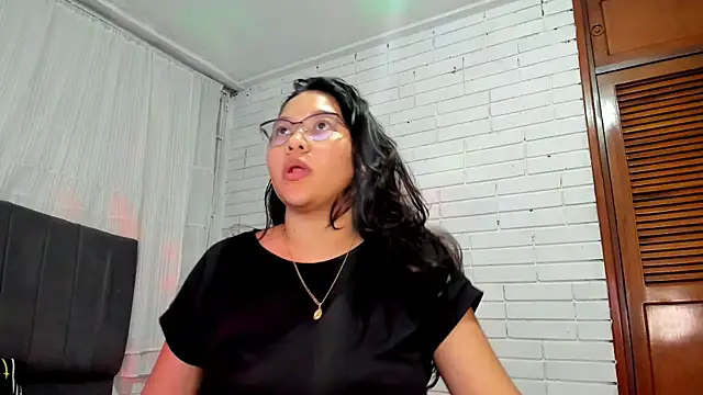 Snapshot of Naia_Stant chatting on November 2025 01:38:01 AM Naia Stant online show from November 2025 01:38:01 AM