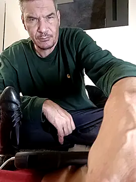 Snapshot of twitshe chatting on November 2025 04:07:02 PM twitshe online show from November 2025 04:07:02 PM