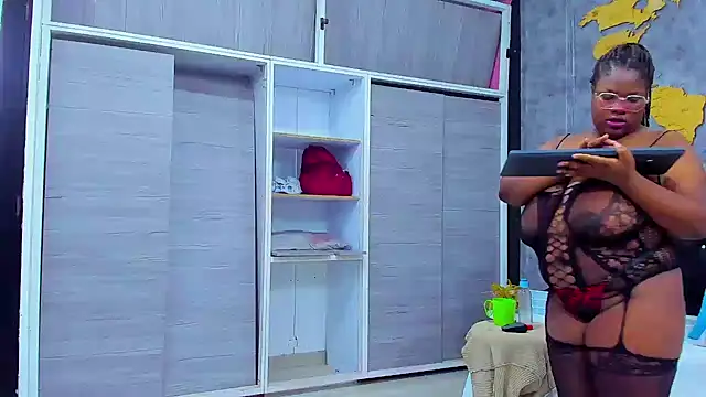 Snapshot of Maiam__Rossi chatting on October 2025 12:46:02 PM Maiam Rossi online show from October 2025 12:46:02 PM