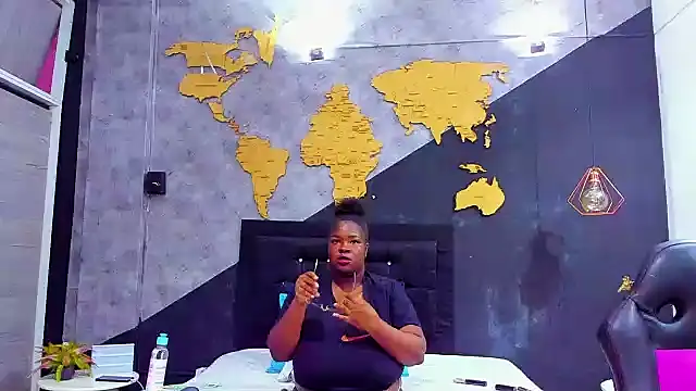 Snapshot of Maiam__Rossi chatting on October 2025 12:49:02 PM Maiam Rossi online show from October 2025 12:49:02 PM