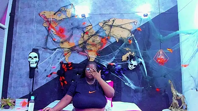 Snapshot of Maiam__Rossi chatting on November 2025 12:18:01 PM Maiam Rossi online show from November 2025 12:18:01 PM