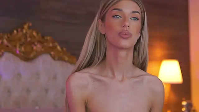 Snapshot of EllieRedd chatting on October 2025 08:58:02 AM EllieRedd online show from October 2025 08:58:02 AM