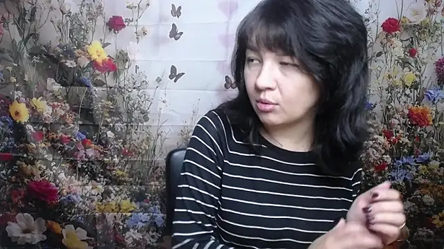 SelenaFly online show from September 2025 11:26:01 AM