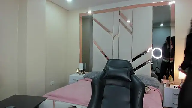 EmmaStonns online show from October 2025 02:18:01 PM