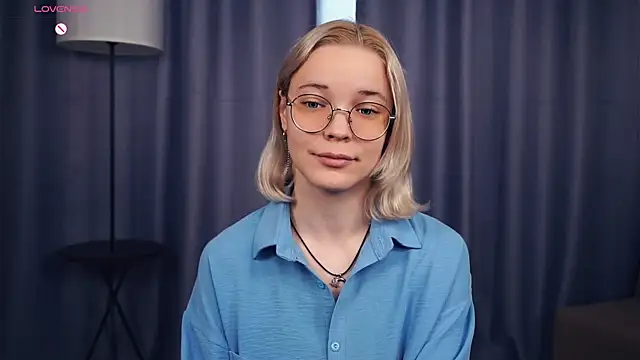 Snapshot of EdaKirkIin chatting on October 2025 06:33:01 AM EdaKirkIin online show from October 2025 06:33:01 AM