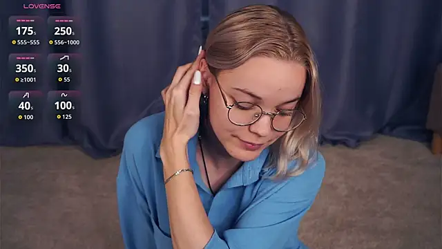 Snapshot of EdaKirkIin chatting on October 2025 06:21:02 AM EdaKirkIin online show from October 2025 06:21:02 AM