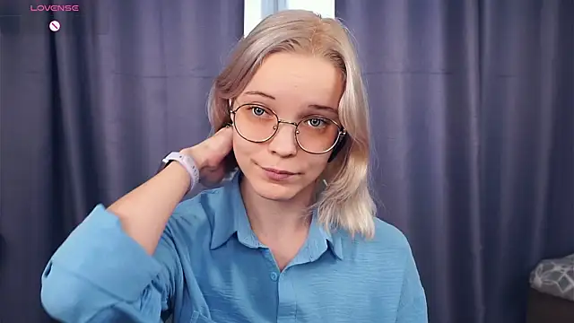 Snapshot of EdaKirkIin chatting on October 2025 05:29:02 AM EdaKirkIin online show from October 2025 05:29:02 AM