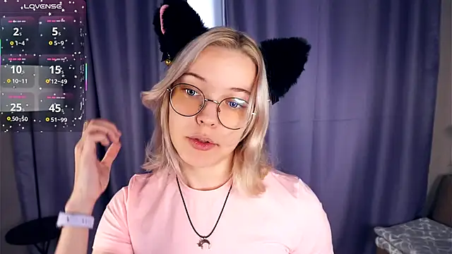 Snapshot of EdaKirkIin chatting on October 2025 05:19:01 AM EdaKirkIin online show from October 2025 05:19:01 AM