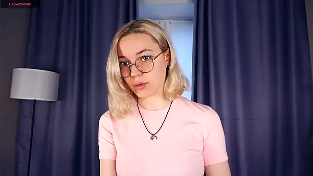 Snapshot of EdaKirkIin chatting on November 2025 05:30:02 AM EdaKirkIin online show from November 2025 05:30:02 AM