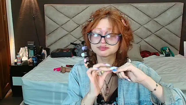 AbbyDoll OwO online show from September 2025 07:28:01 PM