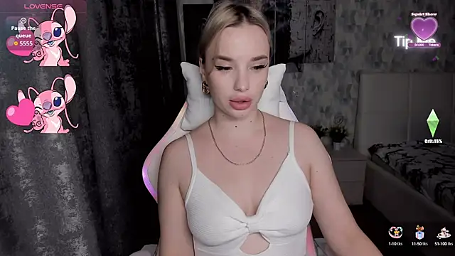 Snapshot of KiraKrox chatting on October 2025 06:31:02 PM KiraKrox online show from October 2025 06:31:02 PM