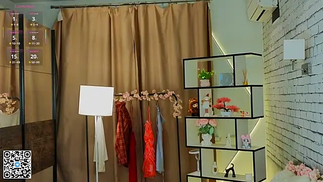 Snapshot of LorinaMaffitt chatting on October 2025 05:09:02 PM LorinaMaffitt online show from October 2025 05:09:02 PM