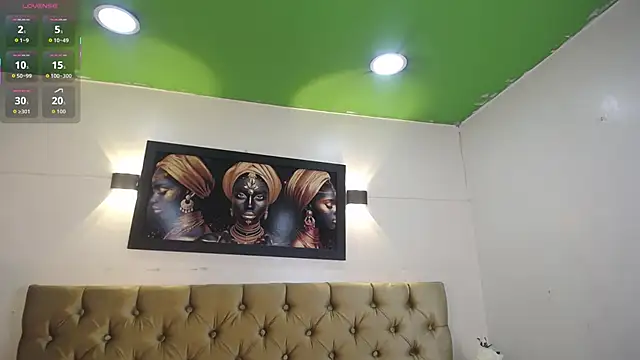 Snapshot of tiiny_emilly chatting on October 2025 08:20:02 PM tiiny emilly online show from October 2025 08:20:02 PM