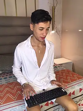 AmadeoDesanti online show from September 2025 11:43:01 AM
