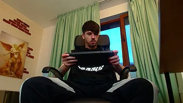 JonahShaw online show from September 2025 04:28:01 AM