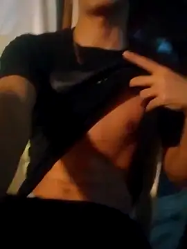 LUISSLEONN0958 online show from September 2025 07:57:01 AM