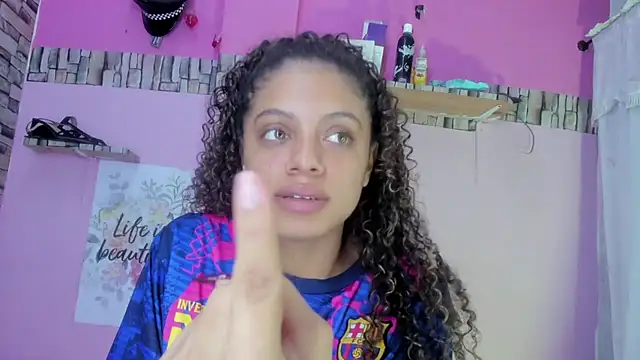 sashaduarte online show from September 2025 01:43:02 PM