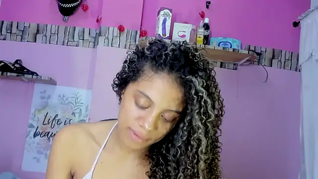 sashaduarte online show from September 2025 01:44:02 PM