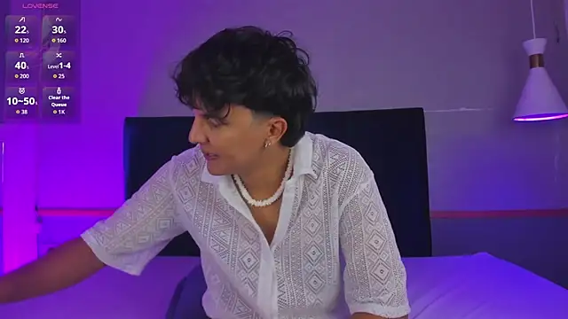 Leo Savage  online show from September 2025 03:22:01 AM