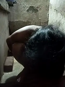 Snapshot of SEXY-MAHI4 chatting on October 2025 02:44:01 AM SEXY-MAHI4 online show from October 2025 02:44:01 AM