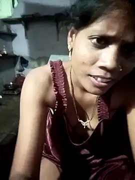 Snapshot of SEXY-MAHI4 chatting on October 2025 05:22:01 PM SEXY-MAHI4 online show from October 2025 05:22:01 PM