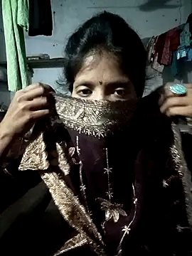 Snapshot of SEXY-MAHI4 chatting on October 2025 06:19:02 PM SEXY-MAHI4 online show from October 2025 06:19:02 PM