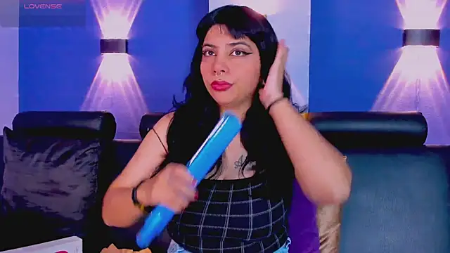 emily-santoss online show from October 2025 01:51:02 PM