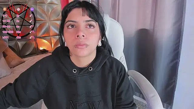 emily-santoss online show from October 2025 01:19:01 PM