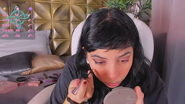 emily-santoss online show from October 2025 12:27:01 PM