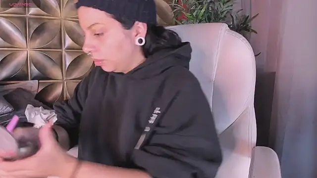 emily-santoss online show from October 2025 12:34:02 PM