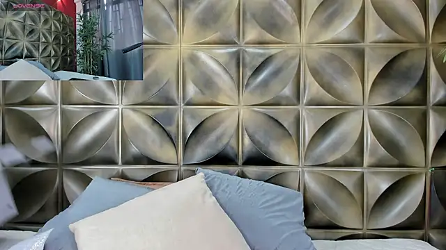 emily-santoss online show from October 2025 01:56:02 PM