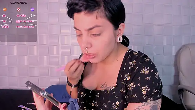 emily-santoss online show from November 2025 01:52:01 AM