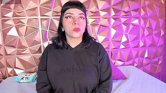 emily-santoss online show from November 2025 01:43:02 PM