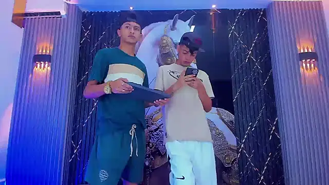 gustavo saaled19  online show from September 2025 07:30:01 PM