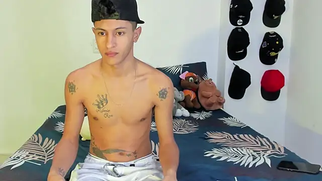 gustavo saaled19  online show from October 2025 05:58:02 PM