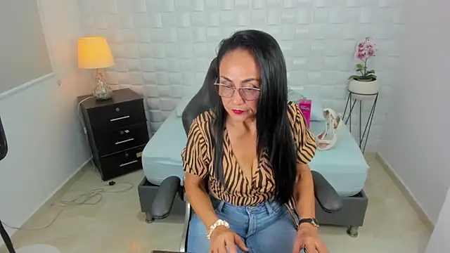 Snapshot of yulitza1025 chatting on September 2025 12:21:01 PM yulitza1025 online show from September 2025 12:21:01 PM