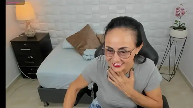 Snapshot of yulitza1025 chatting on October 2025 12:14:01 PM yulitza1025 online show from October 2025 12:14:01 PM