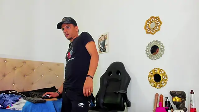  Tarekk  online show from October 2025 09:26:02 PM